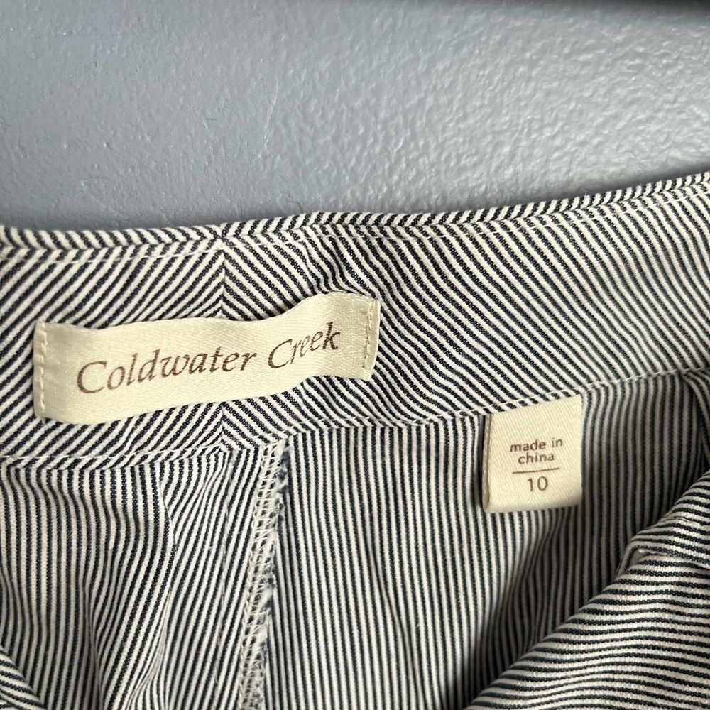 Coldwater Creek Size 10 Navy White Stripe Capri Preowned - Picture 8 of 8